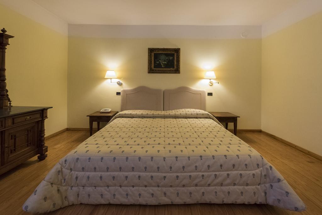 Cavour Locanda La Posta מראה חיצוני תמונה